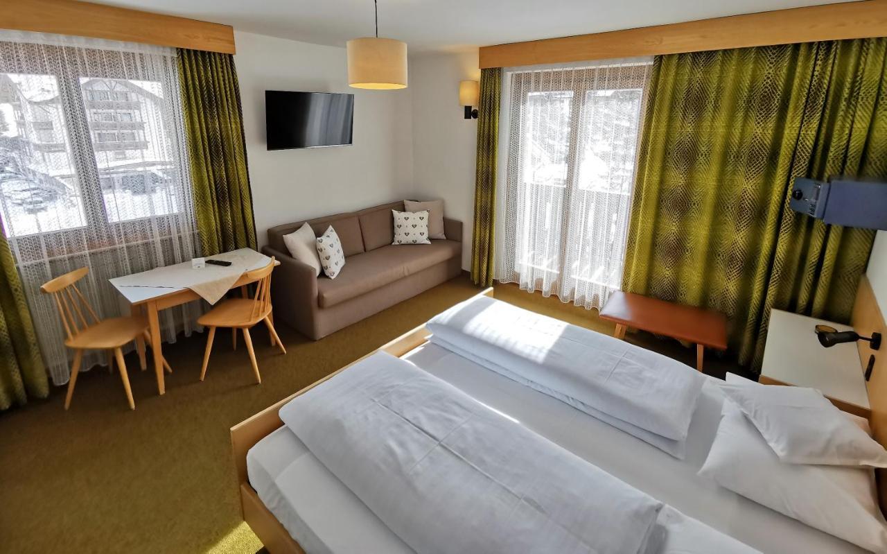 Hotel La Plaza Корвара-ін-Бадія Екстер'єр фото